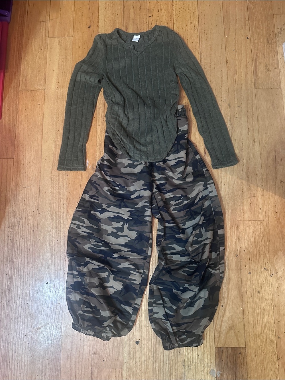 Girls Olive Ruched Ribbed Top & Camo Jogger Pants Outfit Set Size 7 NEW IN BAG